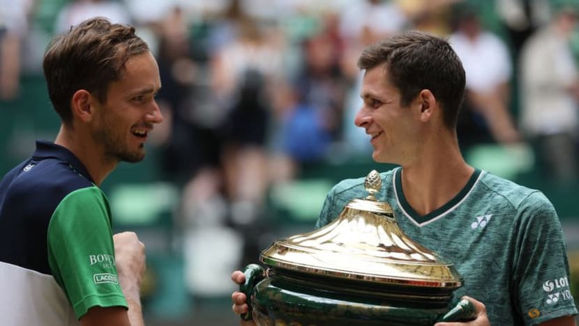Hurkacz thrashes Medvedev for Halle title, sounds Wimbledon warning Hurkacz thrashes Medvedev for Halle title, sounds Wimbledon warning