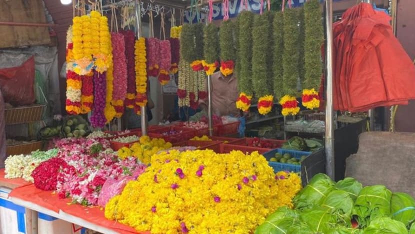 பொங்கலை ஒட்டி மிக அதிகமாக ஏற்றம் கண்டிருக்கும் பூ விலை பொங்கலை ஒட்டி மிக அதிகமாக ஏற்றம் கண்டிருக்கும் பூ விலை