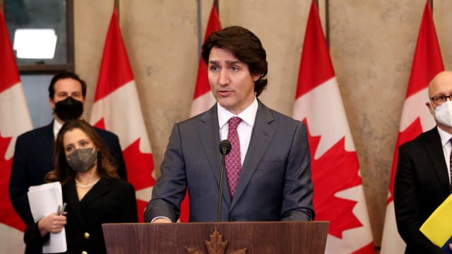 加拿大总理引用紧急状态法 结束各地示威活动