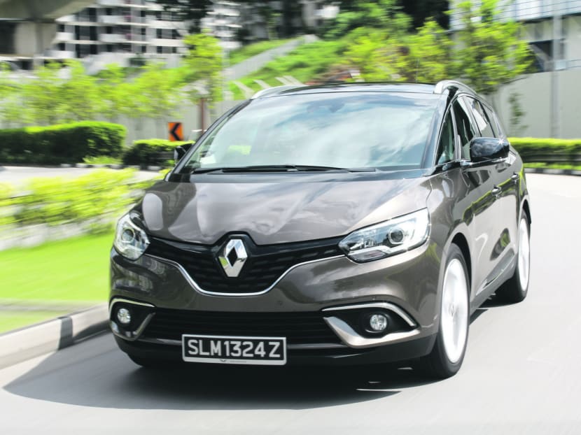 Renault offers a new Scenic route