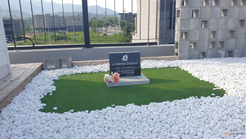 Internet Explorer gravestone goes viral in South Korea