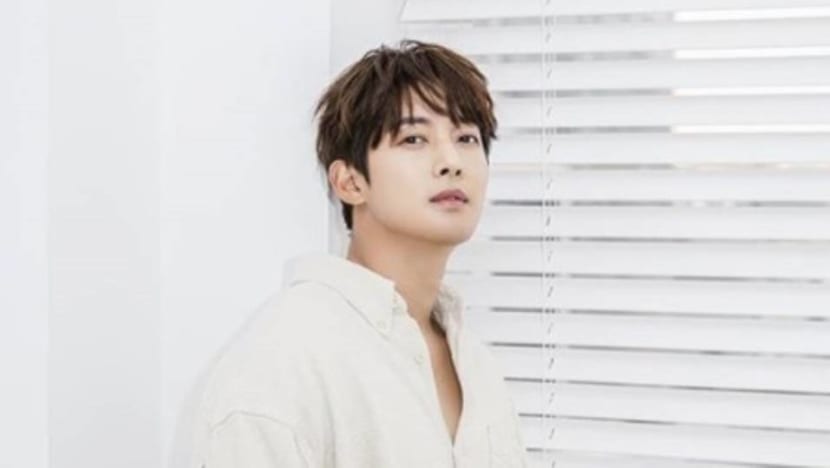 Korean actor-singer Kim Hyun-joong helps save a stranger who collapsed Korean actor-singer Kim Hyun-joong helps save a stranger who collapsed