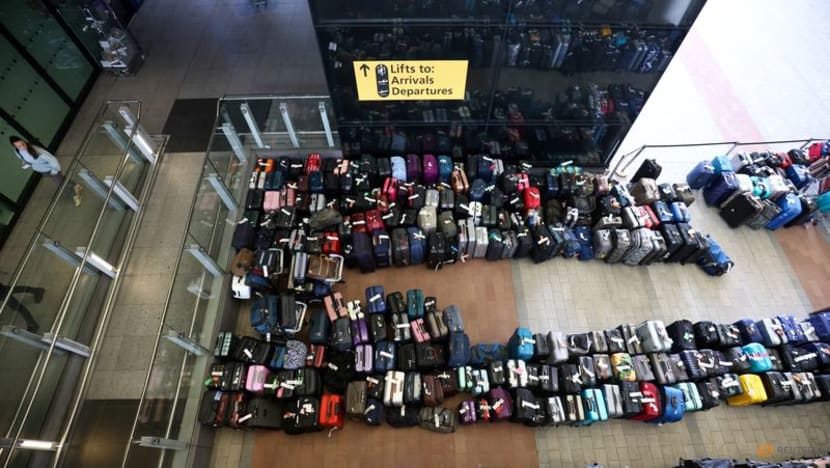 London's Heathrow airport caps departing passengers at 100,000 a day London's Heathrow airport caps departing passengers at 100,000 a day