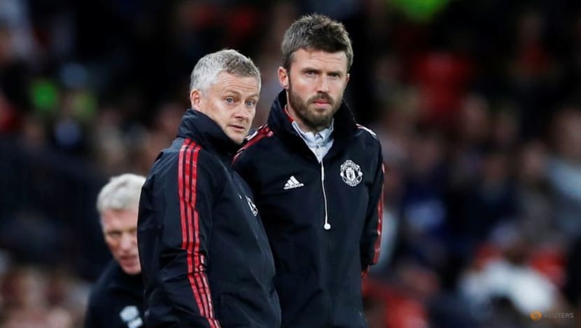 Manchester United should make Carrick manager for rest of season, says Berbatov Manchester United should make Carrick manager for rest of season, says Berbatov