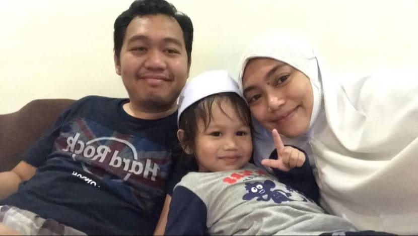 ‘Daddy, when are you coming home?’: How COVID-19 kept a young Malaysian family apart ‘Daddy, when are you coming home?’: How COVID-19 kept a young Malaysian family apart
