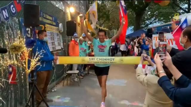全球最长马拉松赛 台湾选手穿人字拖跑完5000公里