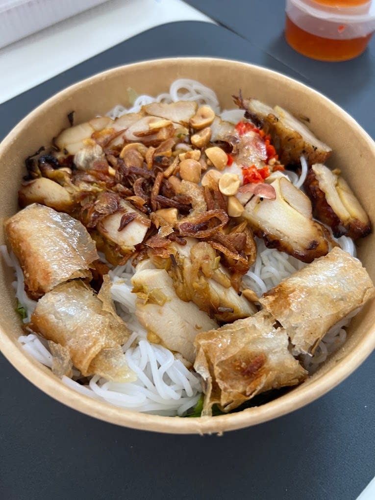 hue_banh_mi_vermicelli.jpg