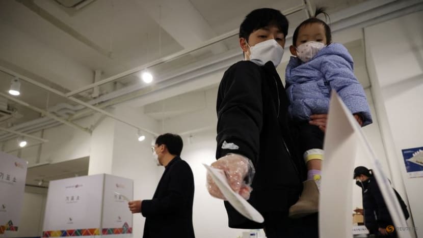 South Korea presidential election in dead heat as polls close after high turnout South Korea presidential election in dead heat as polls close after high turnout