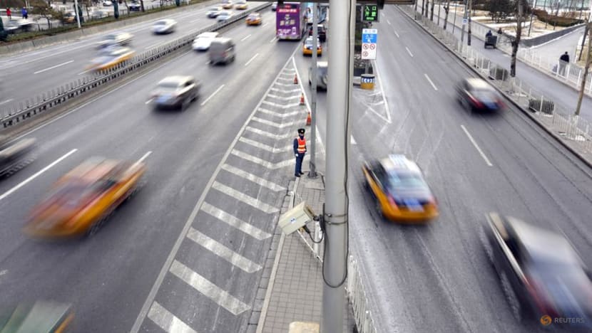China April vehicle sales rose 82.7% -industry association
