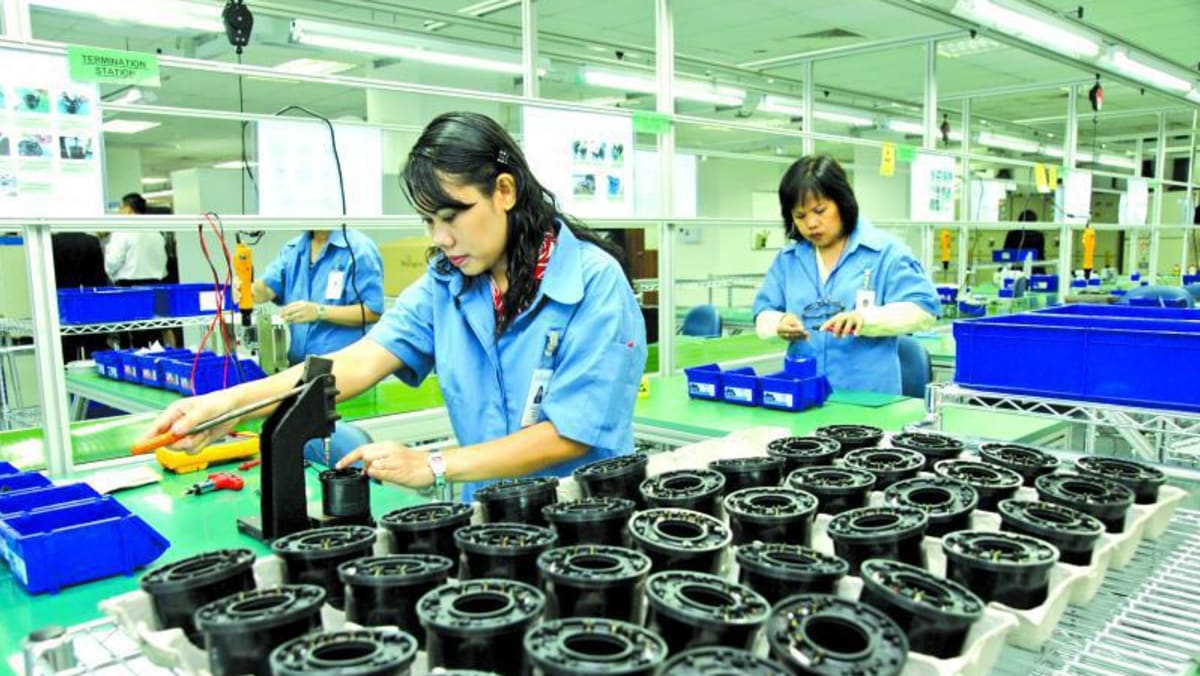 Singapore’s manufacturing output grows 8 onyear in October TODAY