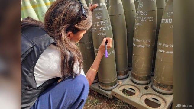 Nikki Haley writes 'Finish Them' on Israeli artillery shell, drawing criticism