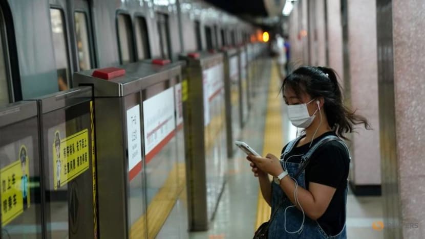 Smartphone shipments in China fall 17per cent in November on year Smartphone shipments in China fall 17per cent in November on year