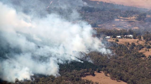 澳洲遭四年来最严重热浪侵袭 料引发大规模林火