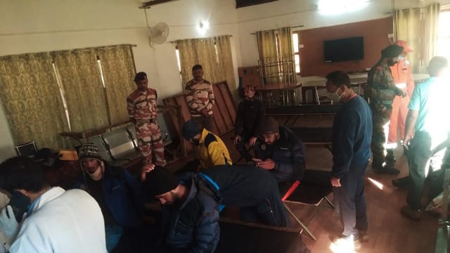 喜马拉雅山雪崩 印度登山队十死18人失踪