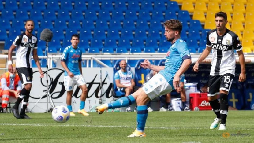 Football: Napoli pounce on Parma mistakes as spectators return to Serie A Football: Napoli pounce on Parma mistakes as spectators return to Serie A