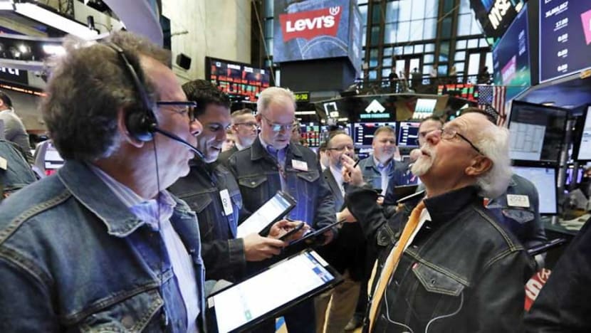 US stocks bounce, shrugging off economic doubts