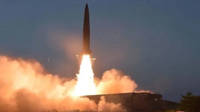 朝鲜成功试射新型导弹