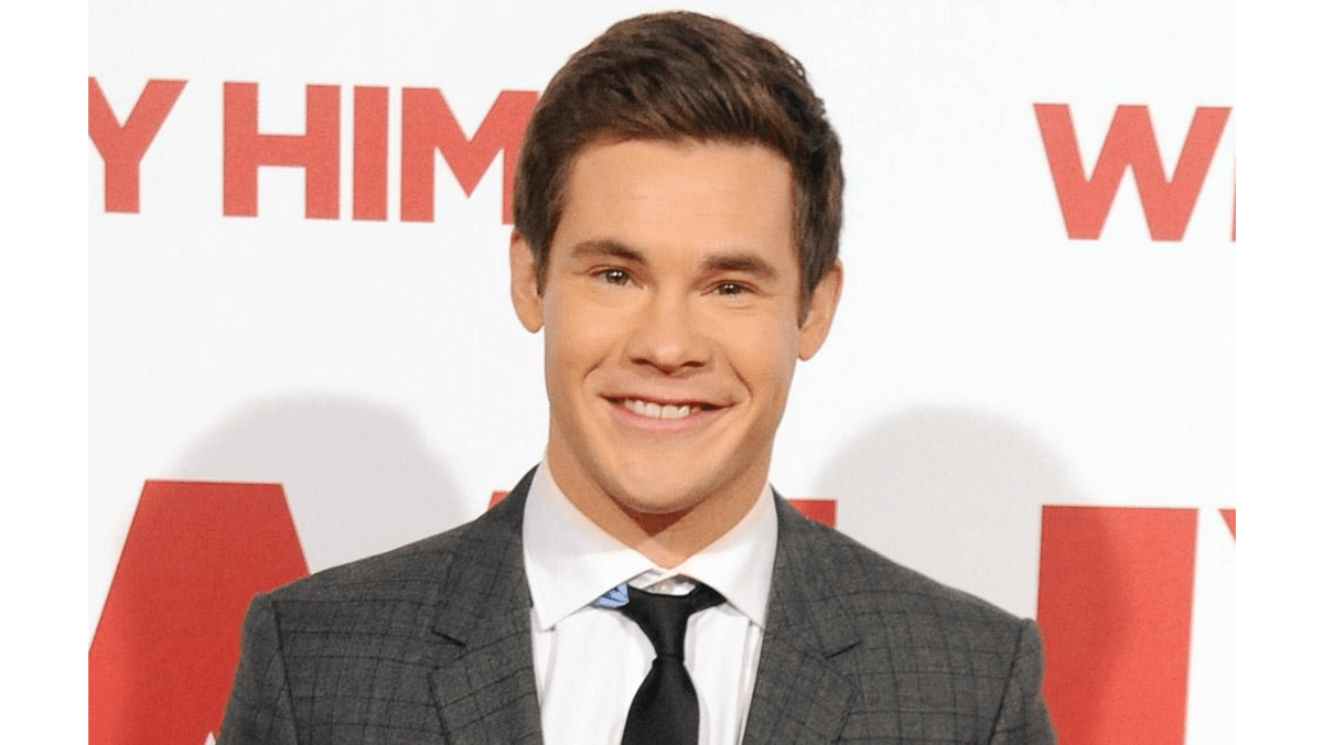 Adam DeVine happy with full frontal nudity in Game Over, Man! - 8days Adam DeVine happy with full frontal nudity in Game Over, Man! - 8days