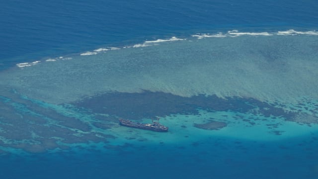 菲律宾指责中国船只在南中国海进行“危险”演习