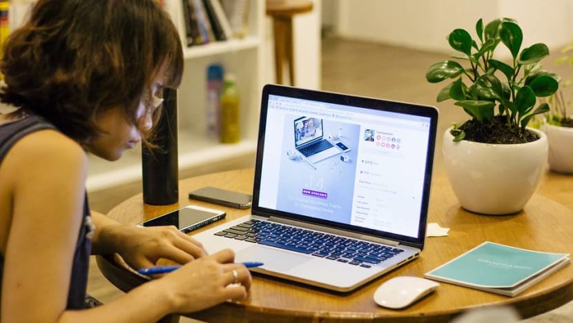 Commentary: Nobody really wants to answer pointless after-hours work emails Commentary: Nobody really wants to answer pointless after-hours work emails