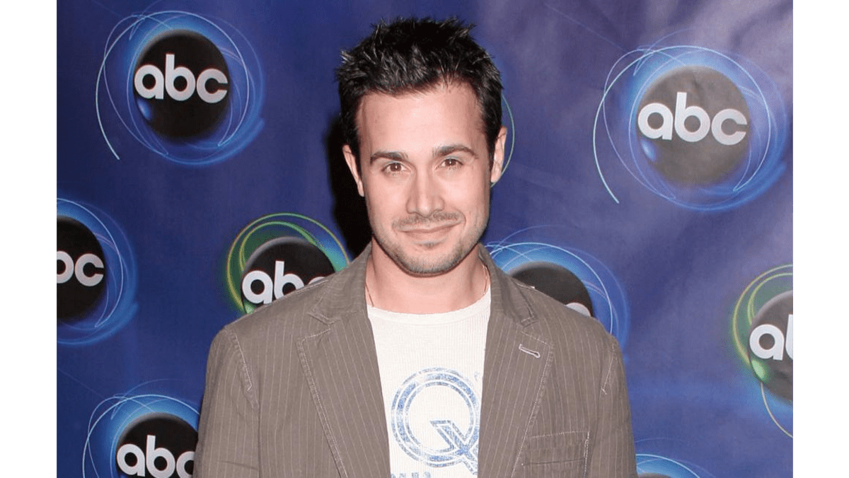 Tom Hanks had Friends role 8days