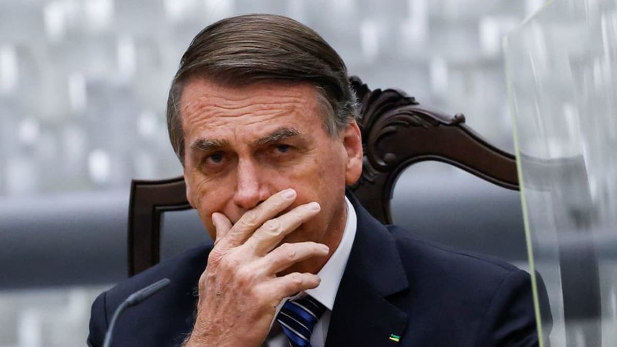 Seruan Bolsonaro untuk mengangkat senjata mengilhami rencana bom Brasil yang gagal, kata polisi