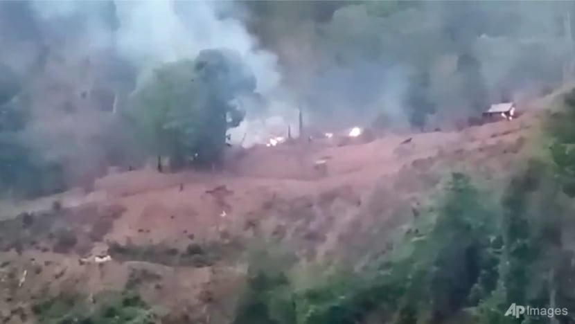 Thousands of Myanmar villagers poised to flee violence to Thailand, group says Thousands of Myanmar villagers poised to flee violence to Thailand, group says
