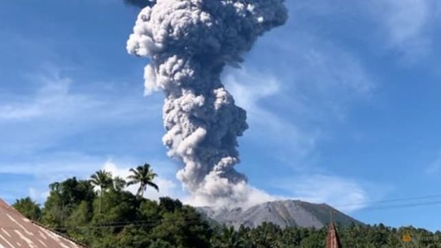 Indonesia raises alert to highest level for Ibu volcano