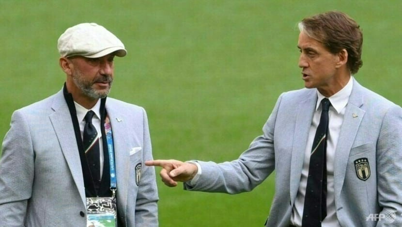 Italy coach Mancini grieves death of 'little brother' Vialli Italy coach Mancini grieves death of 'little brother' Vialli