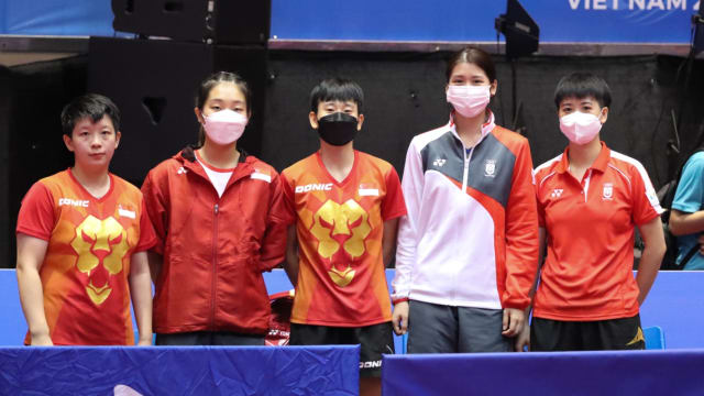 乒乓团体赛：我国女队坐亚望冠 男队止步摘铜