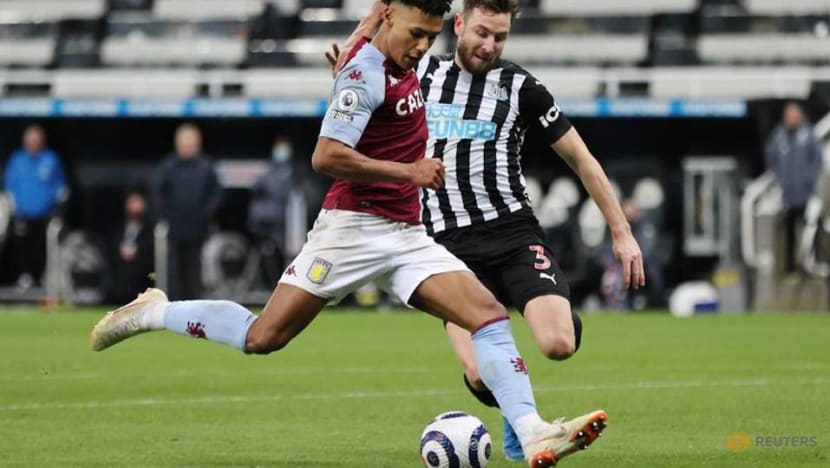 Football: Lascelles rescues Newcastle with late equaliser against Villa Football: Lascelles rescues Newcastle with late equaliser against Villa