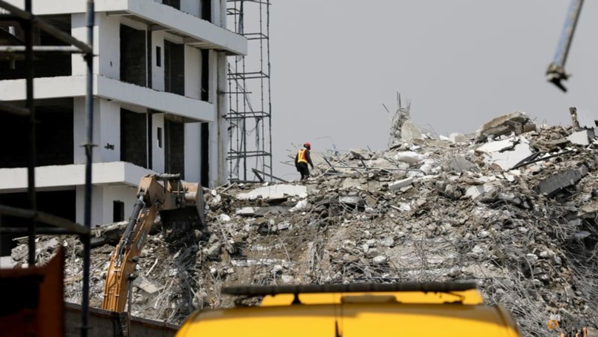 Korban tewas dalam runtuhnya gedung tinggi Lagos naik menjadi 42