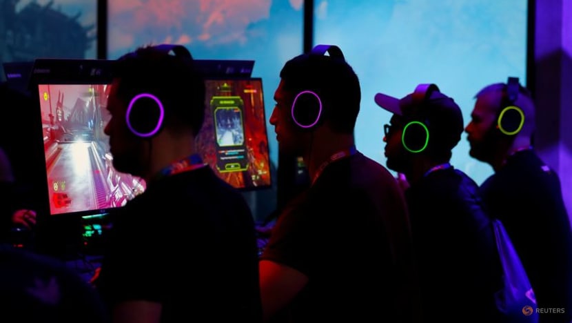 Sony, Nintendo pledge 'roll-over' gaming contract changes in Britain Sony, Nintendo pledge 'roll-over' gaming contract changes in Britain
