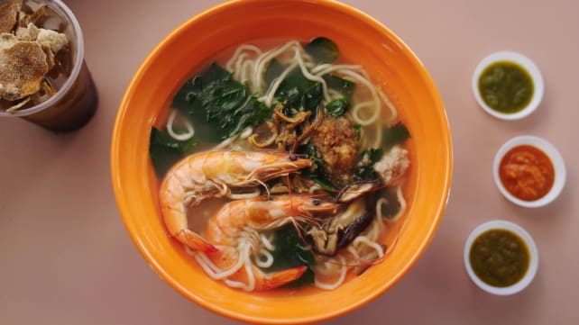 Comforting handmade noodle soup in Whampoa with a special veggie ingredient – plus 3 chilli paste options