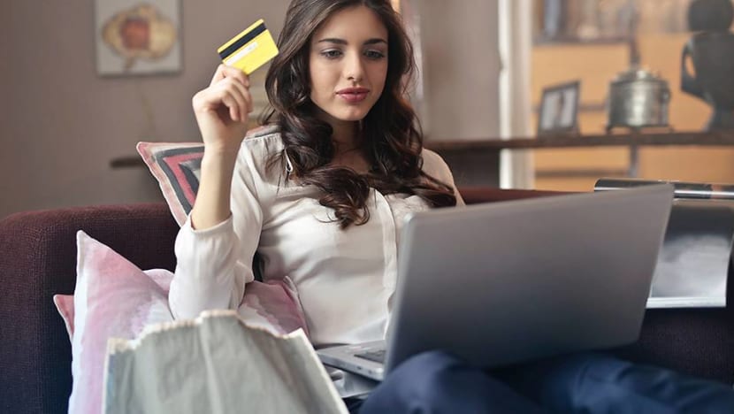 Commentary: Why we can’t resist splurging on online shopping Commentary: Why we can’t resist splurging on online shopping