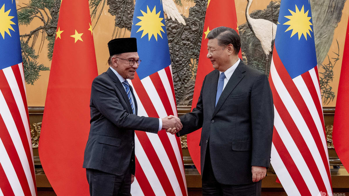 تعليق: سياسة رحلات رئيس الوزراء الماليزي أنور إلى السعودية والصين