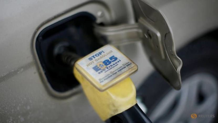 Exclusive: US oil industry seeks unusual alliance with Farm Belt to fight Biden electric vehicle agenda Exclusive: US oil industry seeks unusual alliance with Farm Belt to fight Biden electric vehicle agenda