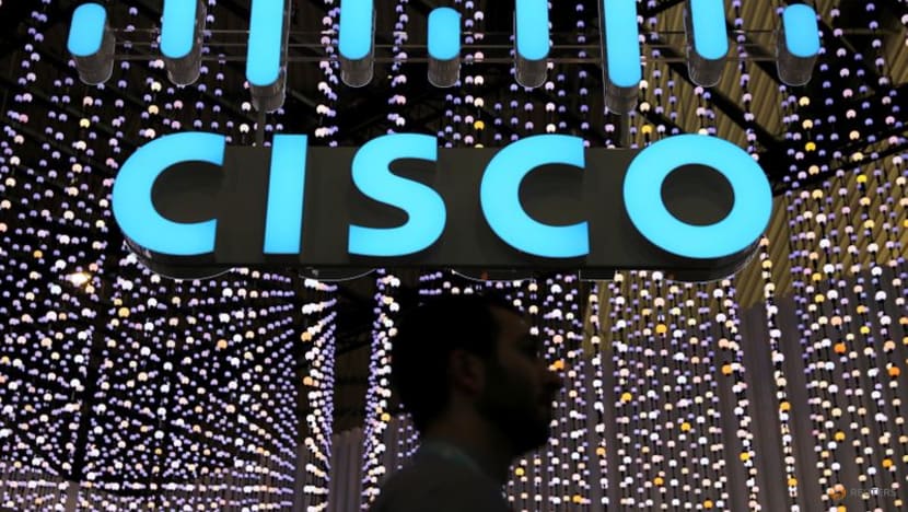 Cisco forecasts growth from software shift, but chip prices pressure profits Cisco forecasts growth from software shift, but chip prices pressure profits