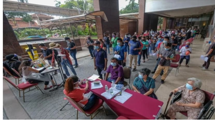 Overcrowding due to misunderstanding over walk-in immunisation, says KL COVID-19 vaccination centre Overcrowding due to misunderstanding over walk-in immunisation, says KL COVID-19 vaccination centre
