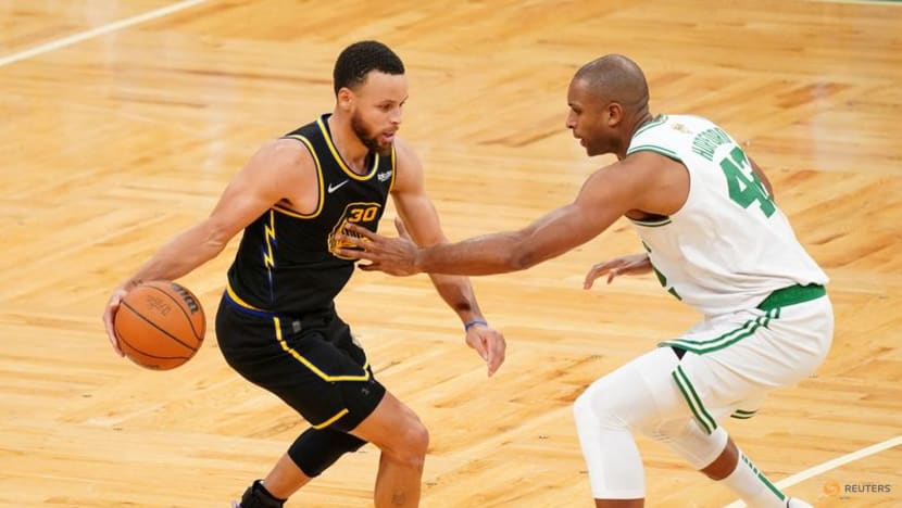 NBA-Curry leads Warriors past Celtics to level Finals series NBA-Curry leads Warriors past Celtics to level Finals series