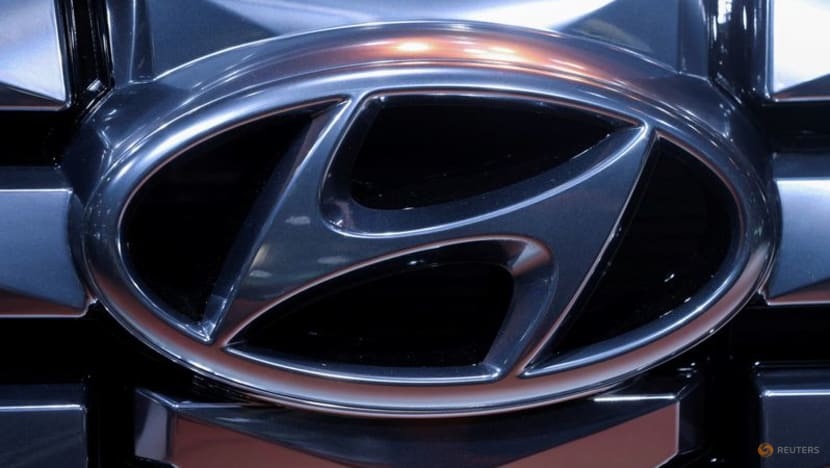 Hyundai Motor's South Korea union accepts 12% wage hike deal Hyundai Motor's South Korea union accepts 12% wage hike deal