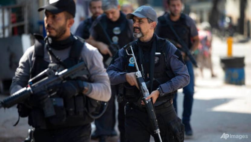 Twenty-five killed in Rio de Janeiro police raid on drug gang Twenty-five killed in Rio de Janeiro police raid on drug gang