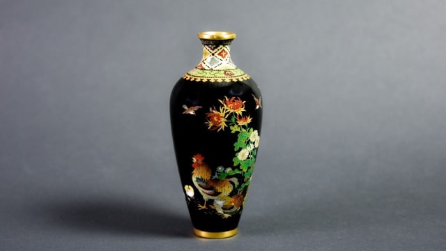 以4.30新元买入二手花瓶 英国夫妇意外获日本名师作品
