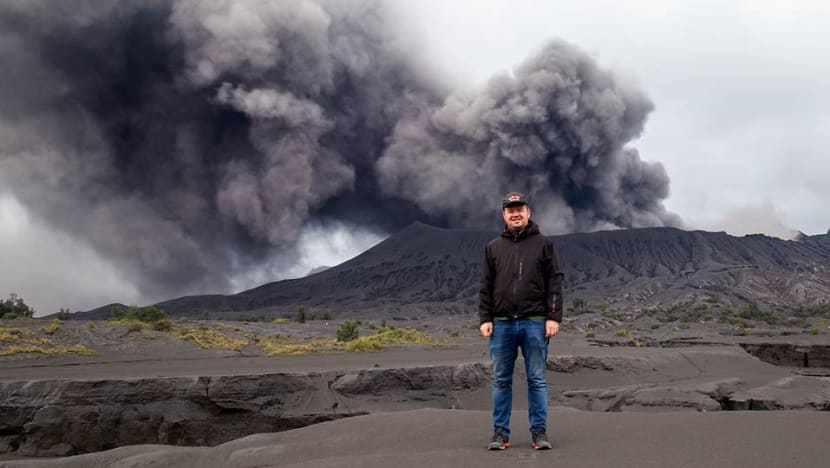 Meet the volcano chaser documenting Indonesia’s volatile craters Meet the volcano chaser documenting Indonesia’s volatile craters