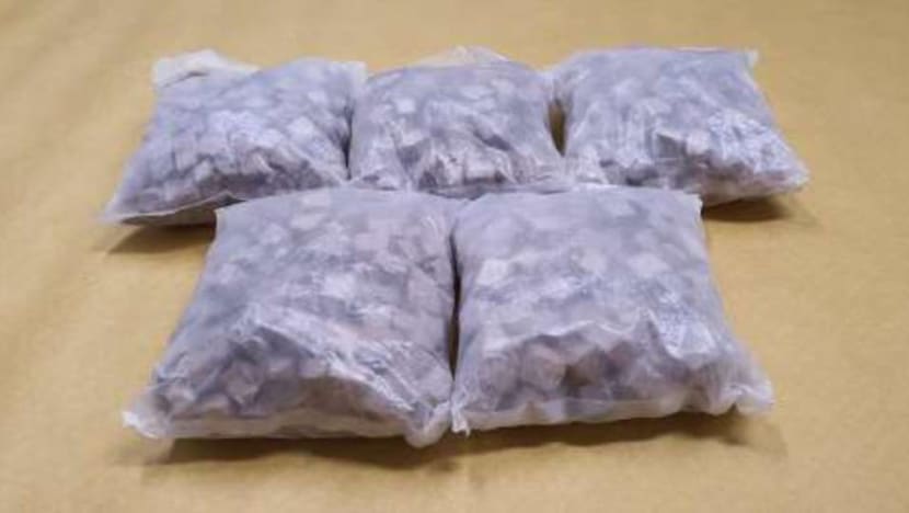 More than 2.3kg of heroin seized at Tuas Checkpoint, 3 suspects arrested More than 2.3kg of heroin seized at Tuas Checkpoint, 3 suspects arrested