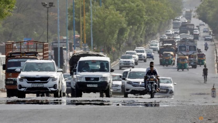 India warns of heatwaves, expects surge in heat-related illnesses India warns of heatwaves, expects surge in heat-related illnesses