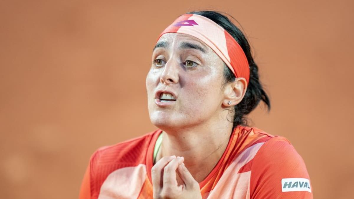 Jabeur overcomes slow start to reach French Open fourth round