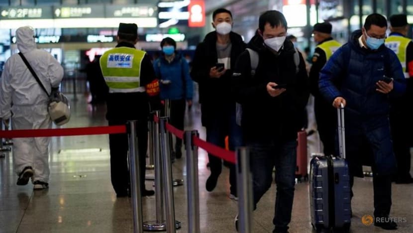 China sees new COVID-19 cases drop to lowest in a month China sees new COVID-19 cases drop to lowest in a month