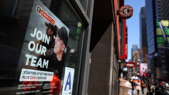 美国首次领取失业救济金人数再次增加