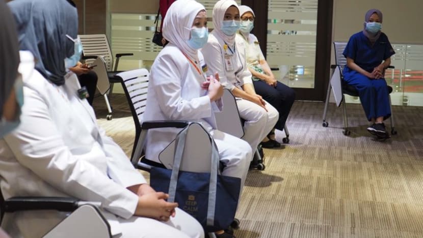 20% wanita Muslim dalam sektor kesihatan awam sudah pakai tudung dengan seragam 20% wanita Muslim dalam sektor kesihatan awam sudah pakai tudung dengan seragam